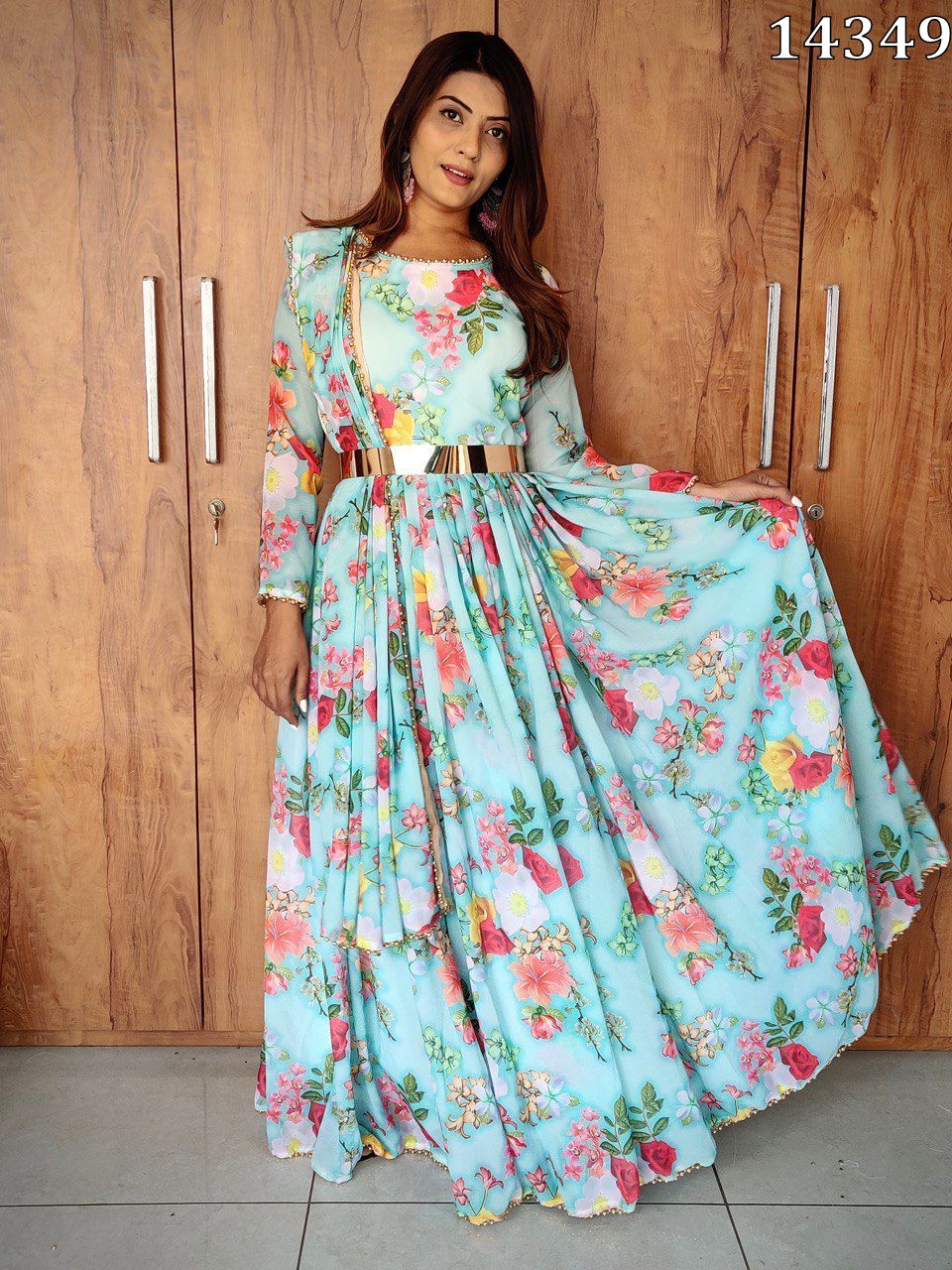 Chiffon Printed Long Gowns, White at Rs 895 in Surat | ID: 2852492844012