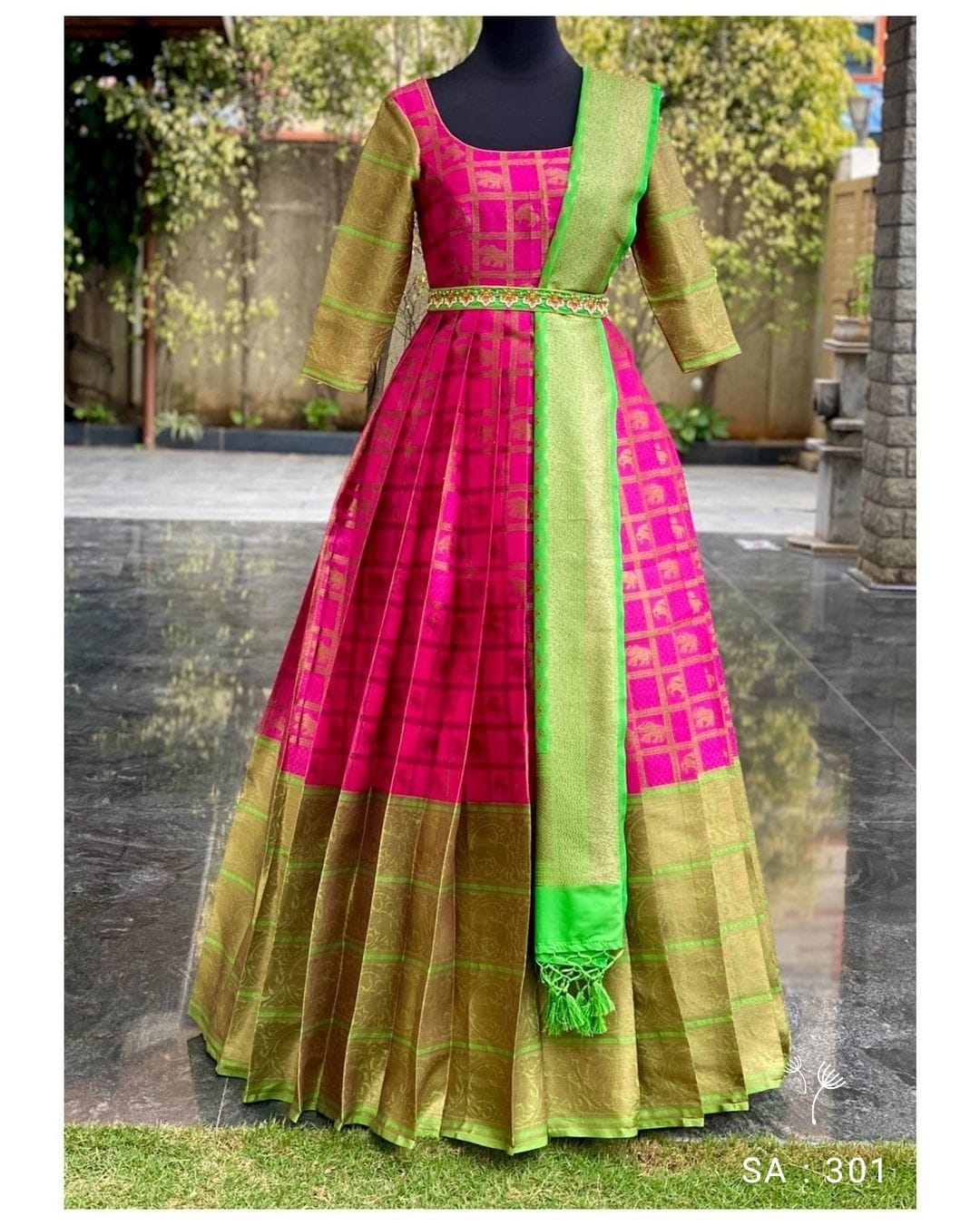 VITARA FASHION RAGHINI EXCLUSIVE DESIGNER FANCY READYMADE LONG ALIA STYLE  GOWN ONLINE SUPPLIER - textiledeal.in